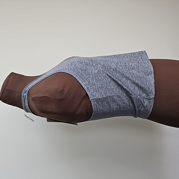 Fabletics - Size XS - Gray tank top - Picture 2 of 5